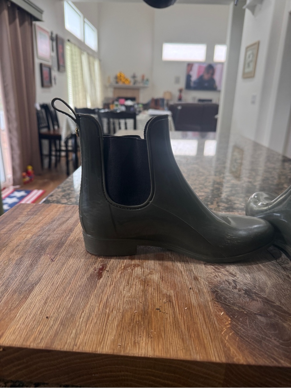 Sam Edelman Chelsea Style Olive green rainboots